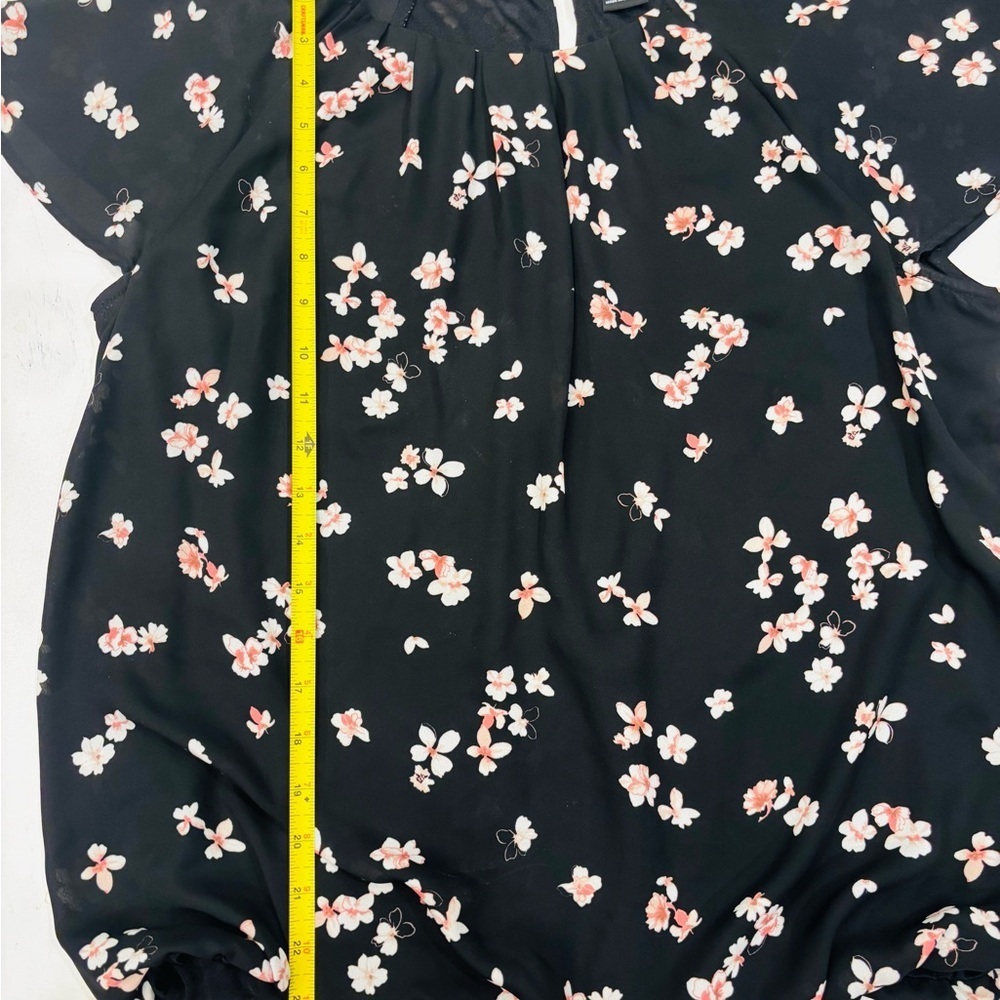 Liz Claiborne Black Floral Blouse size Medium mint condition - Picture 5 of 9